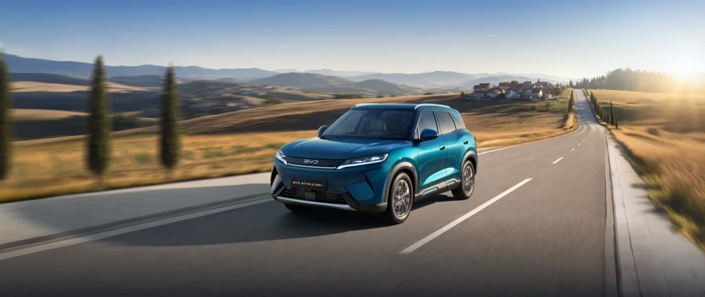 BYD ATTO 2 DM-i vezetés egy vidéki országúton